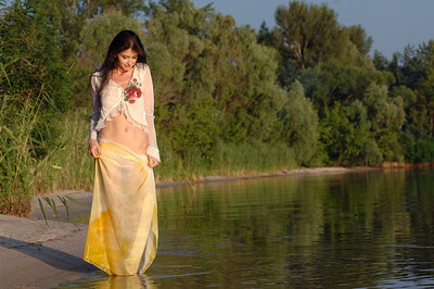 Model Assole in Koel
